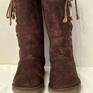 Cozy Sherpa Lined Brown Boot Sz 5 Faux Suede Upper Lace Side Comfortable